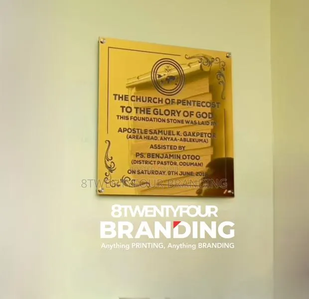 Building Wall Plaque · Photo 1