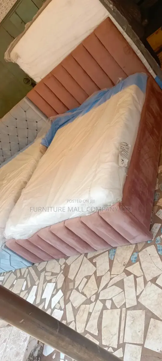 Sexy Ladies Frame With Mattress · Photo 1