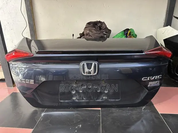 Honda Civic 2016 2017 2018 2019 2020 2021 Boot/Tailgate Complete · Photo 1