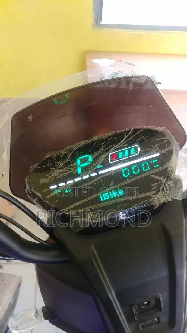 Motorcycle 2026 White · Photo 3