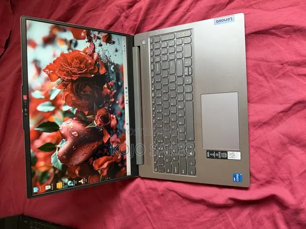 Laptop Lenovo Ideapad 3 16GB Intel Core i5 SSD 256GB · Photo 1