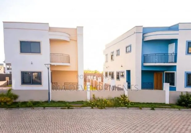 4bdrm House in Adenta for sale · Photo 1
