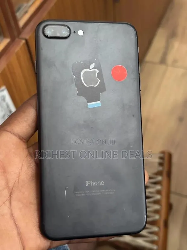 Apple iPhone 7 Plus 128 GB Black · Photo 1