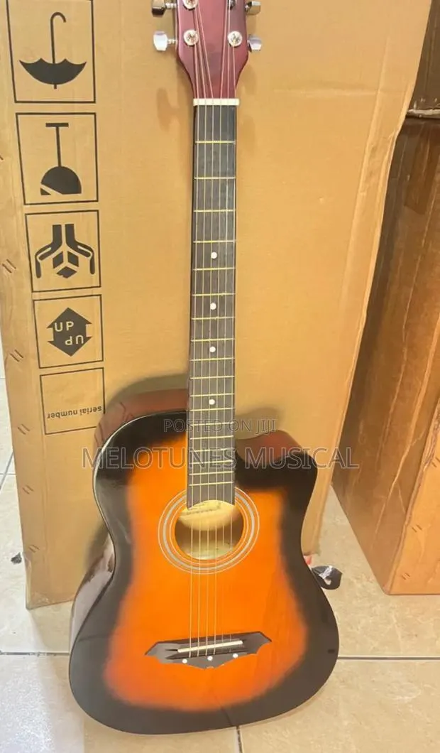 Maria Acoustic Guitar · Photo 1