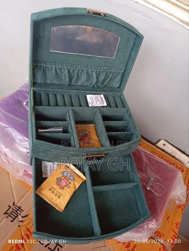 Multi Layer Jewerly Box for Engagement - Green · Photo 1