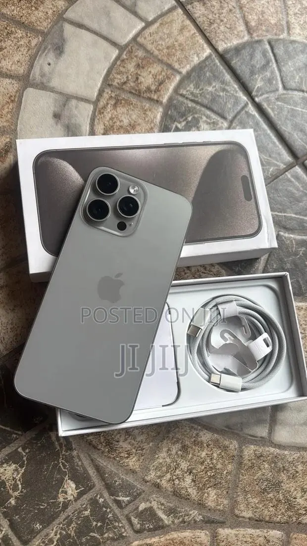 Apple iPhone 15 Pro Max 512 GB Gray · Photo 1