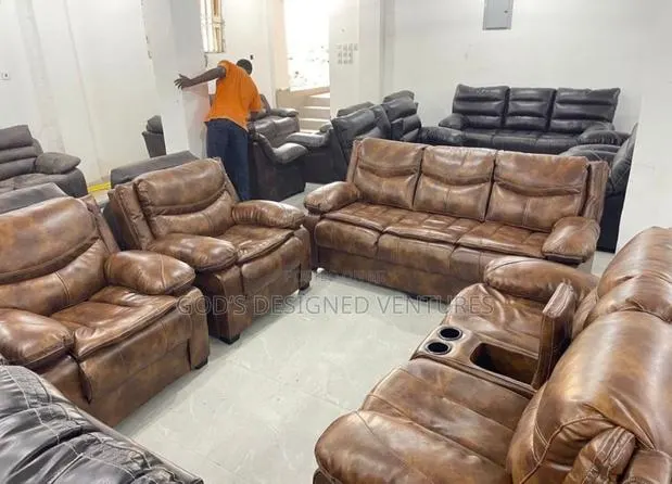 Classic and Made of Strong Wood 7seat Sofa Set · Photo 1