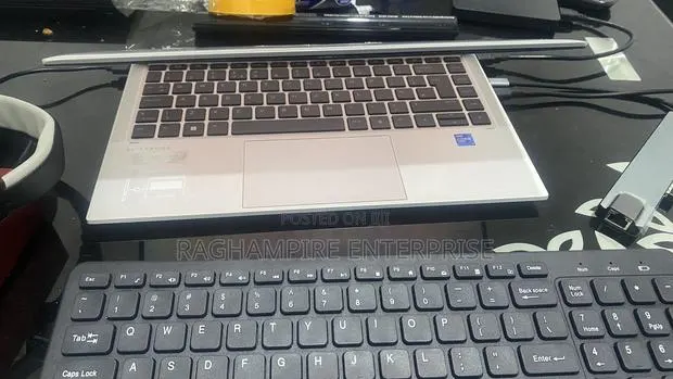 Laptop HP EliteBook 1040 G8 32GB Intel Core I7 SSD 1T · Photo 1