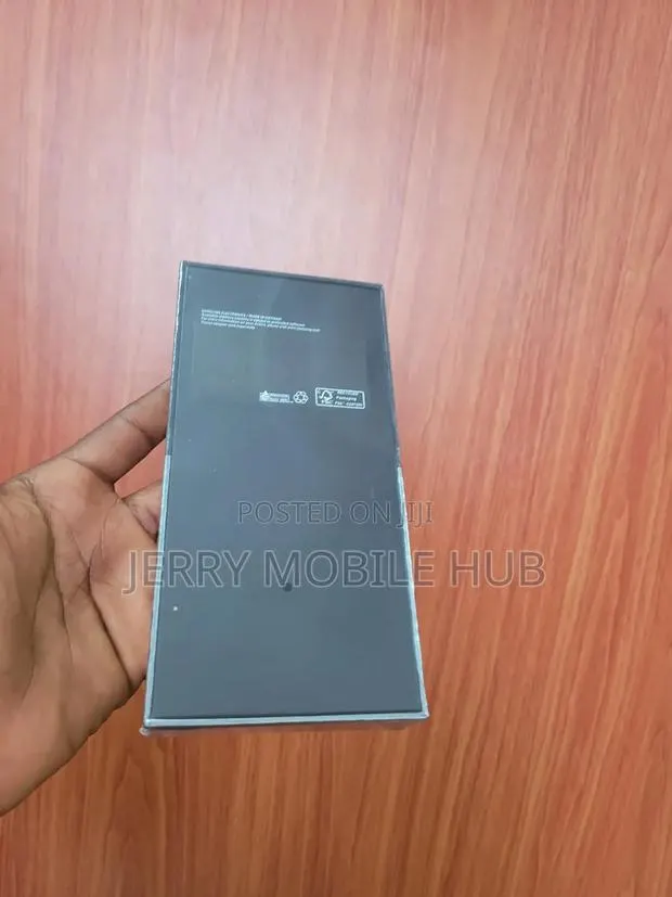 New Samsung Galaxy Z Flip4 256 GB Black · Photo 1
