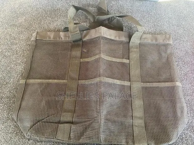 Canvas Beach Tote Handbag · Photo 1