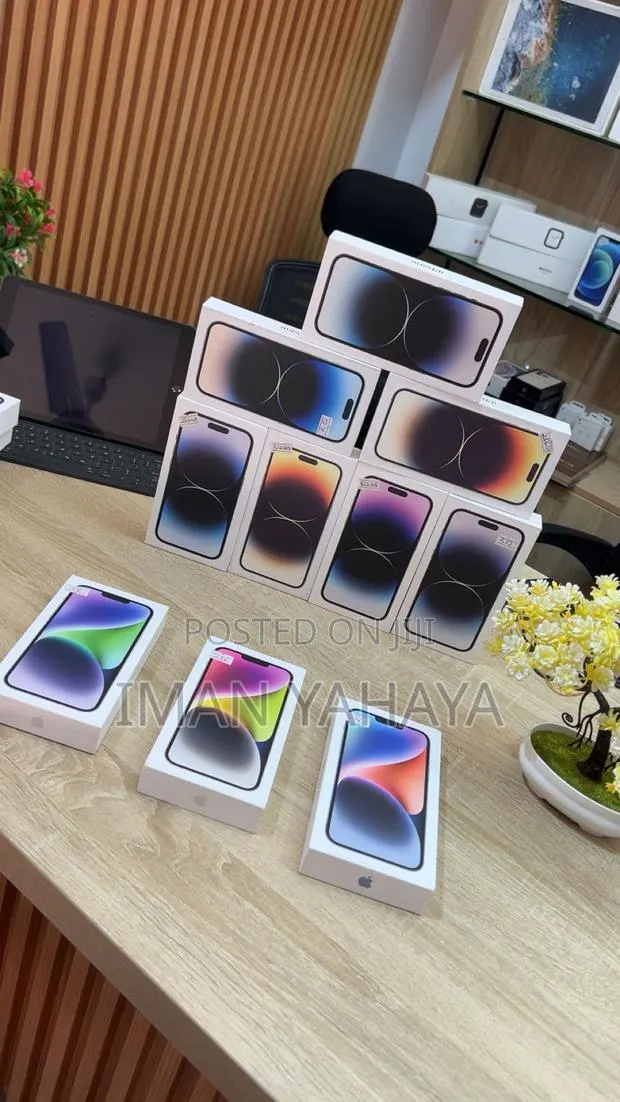 New Apple iPhone 14 Pro Max 256 GB Gold · Photo 1