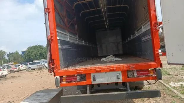 Semi-Trailer · Photo 1