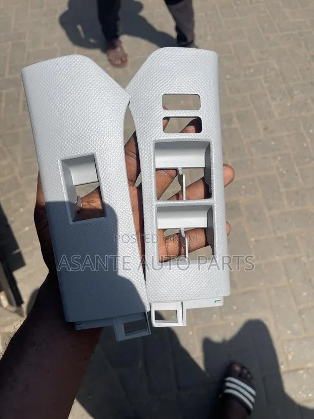 Toyota Vitz 2010 Switch Panels · Photo 1