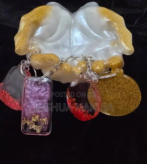 Golden Touch/Desk Display · Photo 2