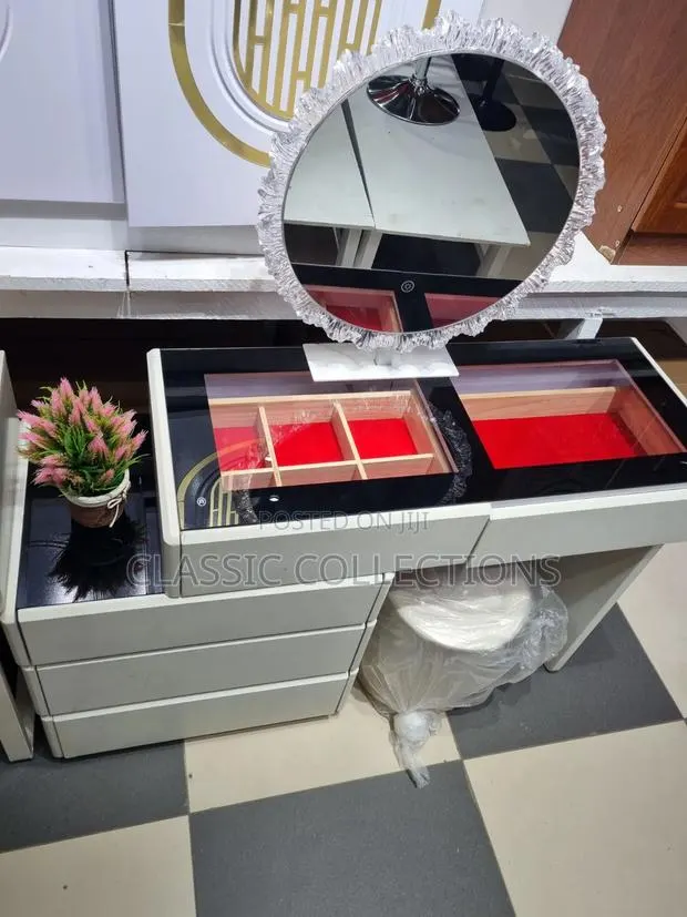 Modern Dressing Table Set With Glass Top Vanity, Jewellery Organizer · Photo 1