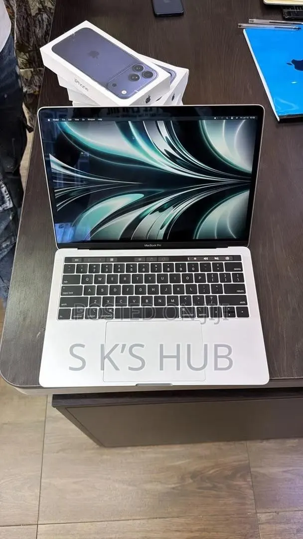 Laptop Apple MacBook Pro 2019 8GB Intel Core i5 SSD 128GB · Photo 1
