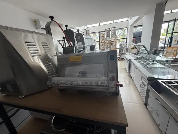 Commercial Pizza/Pita Sheeter Tabletop · Photo 1