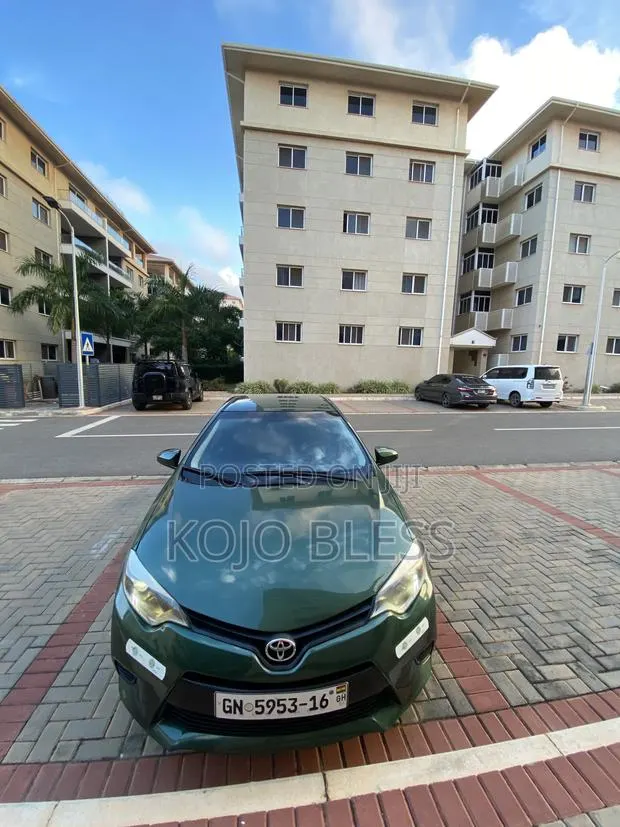 Toyota Corolla 2014 Green · Photo 1