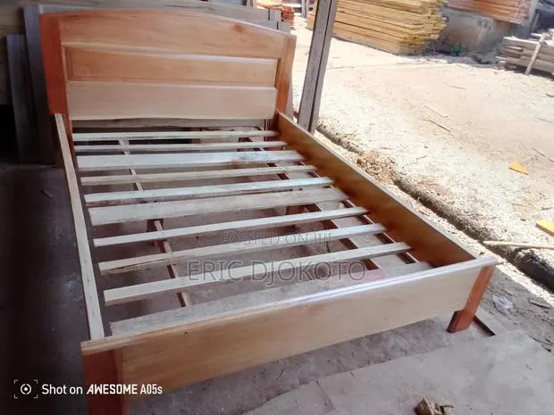 Wooden Bed · Photo 1