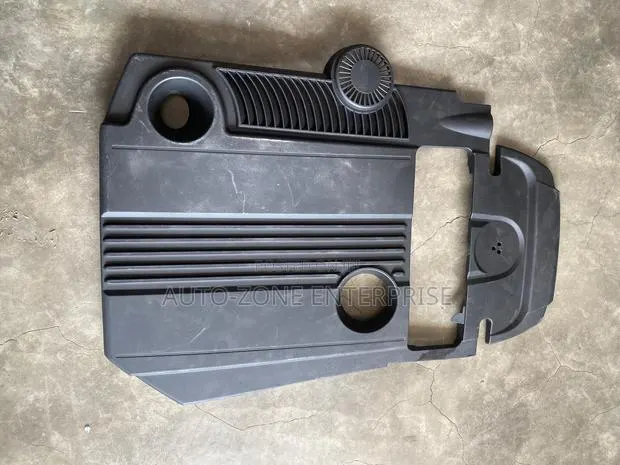 Mercedes Benz Engine Cover/Top Engine Cover · Photo 1