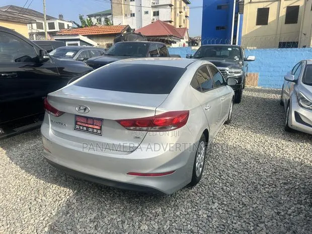 Hyundai Elantra SE 2018 Gray · Photo 1