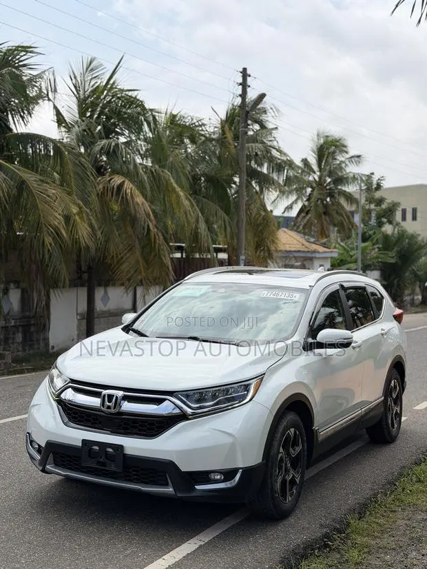 Honda CR-V Touring AWD 2018 White · Photo 1