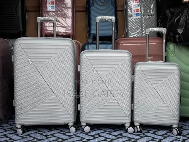 Three Set Quality Anticrake Luggages/Travel Bags · Photo 1