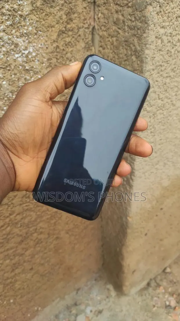 Samsung Galaxy A04e 32 GB Black · Photo 1