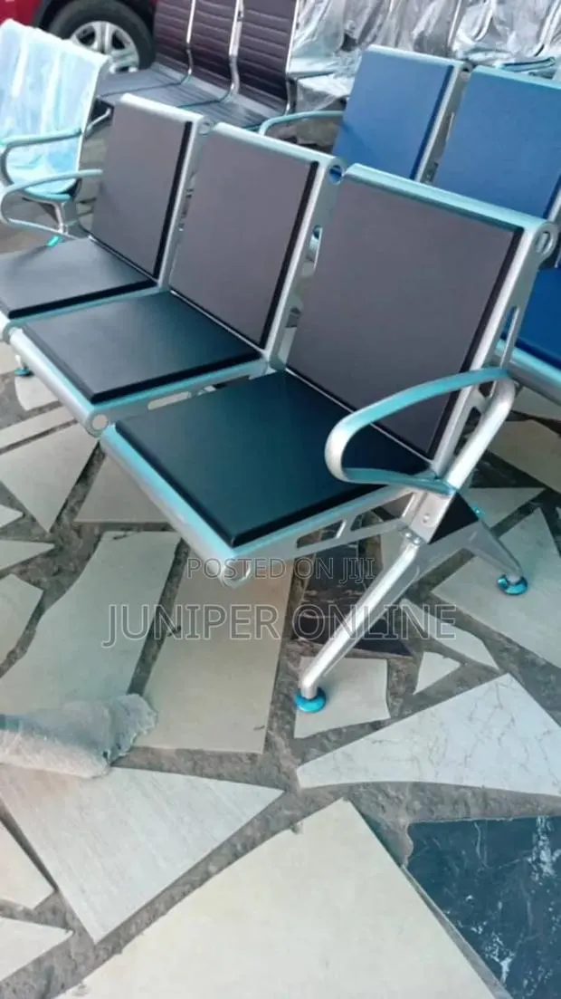 Visitors Chair Vi · Photo 1