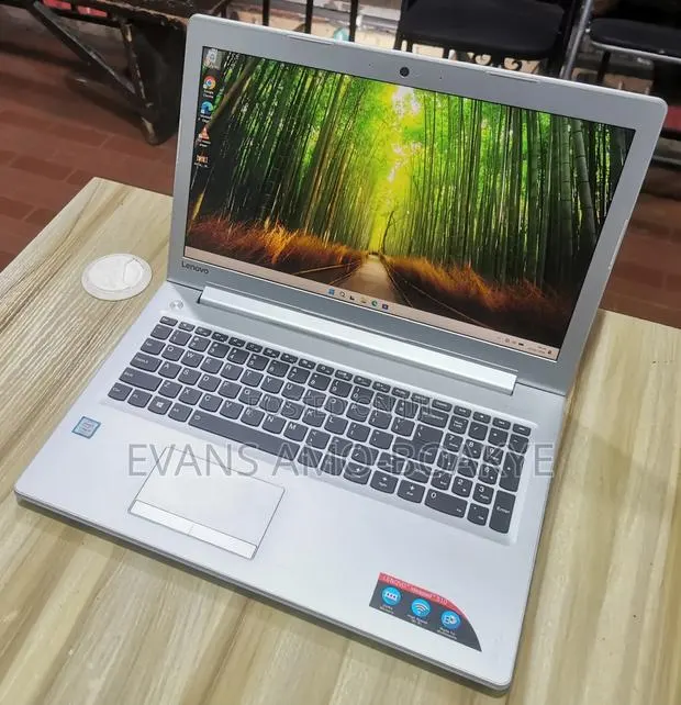 Laptop Lenovo IdeaPad 520 8GB Intel Core i7 SSD 256GB · Photo 1