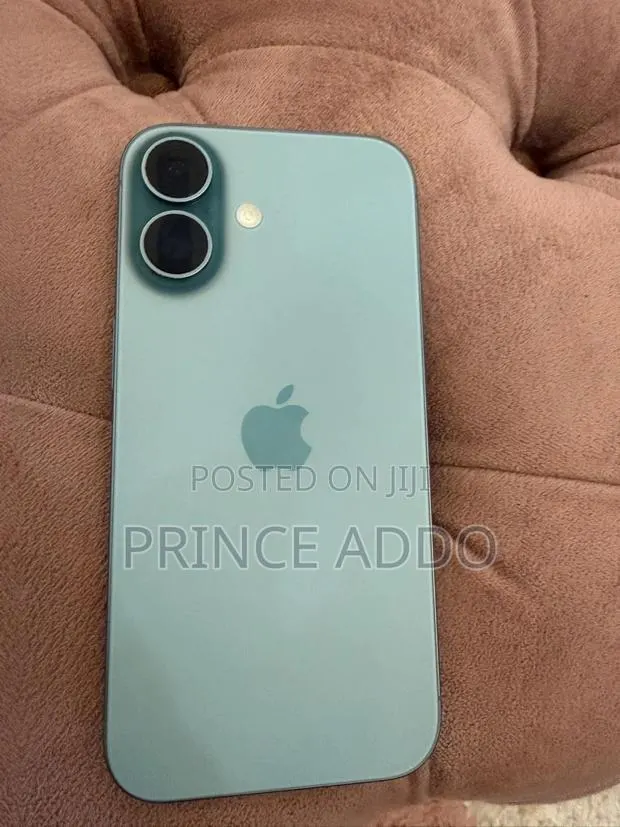 Apple iPhone 16 128 GB Green · Photo 1