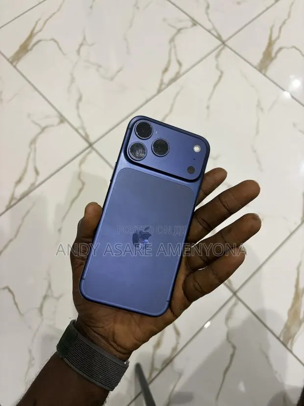 Apple iPhone 17 Pro Max 512 GB Blue · Photo 1