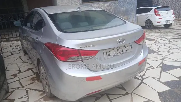 Hyundai Elantra 2013 Silver · Photo 1
