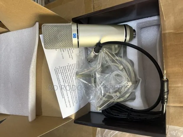 Studio Mic · Photo 1