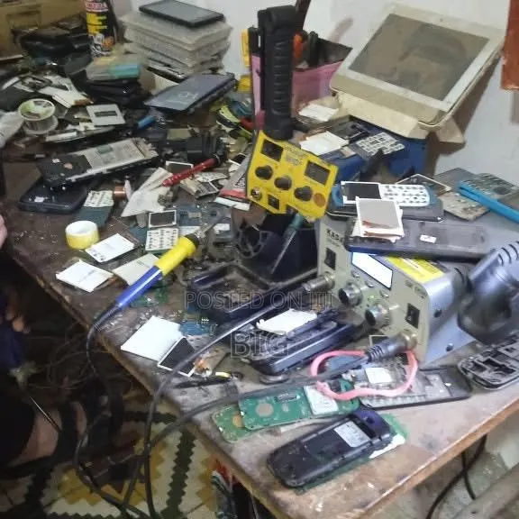 All Phones , IPhones,Android,Tablets Laptops Repair Flashing Upgrading · Photo 1