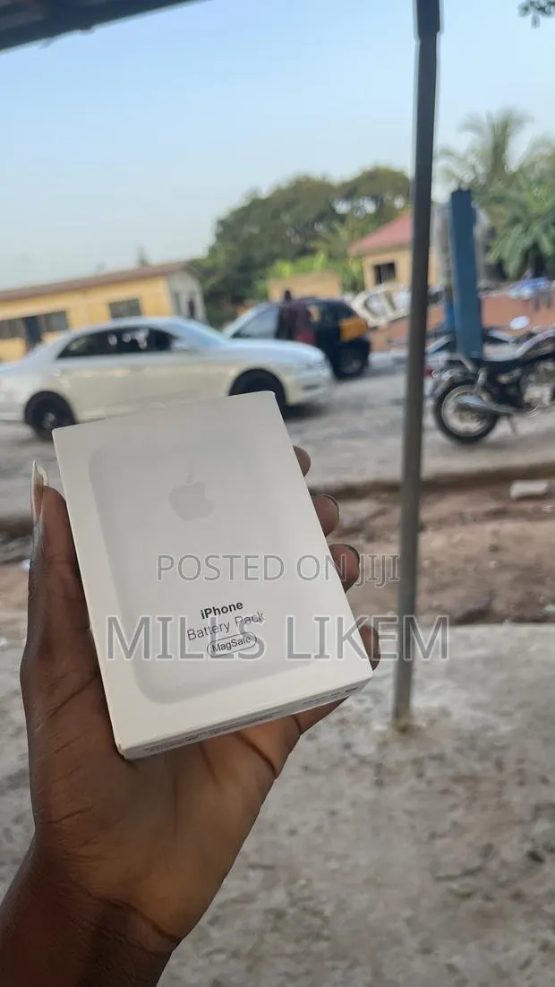 Apple Magsafe Battery Pack · Photo 1