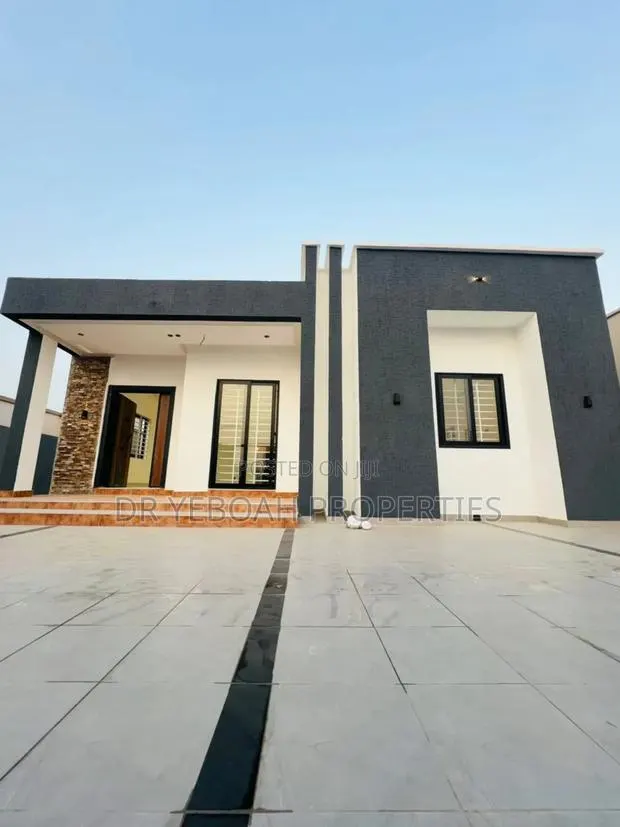 3bdrm Duplex in Oyarifa:- 3 Bedrooms for sale