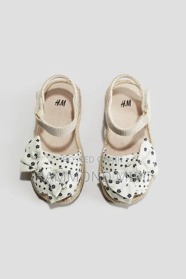 Ankle-Strap Sandals · Photo 1