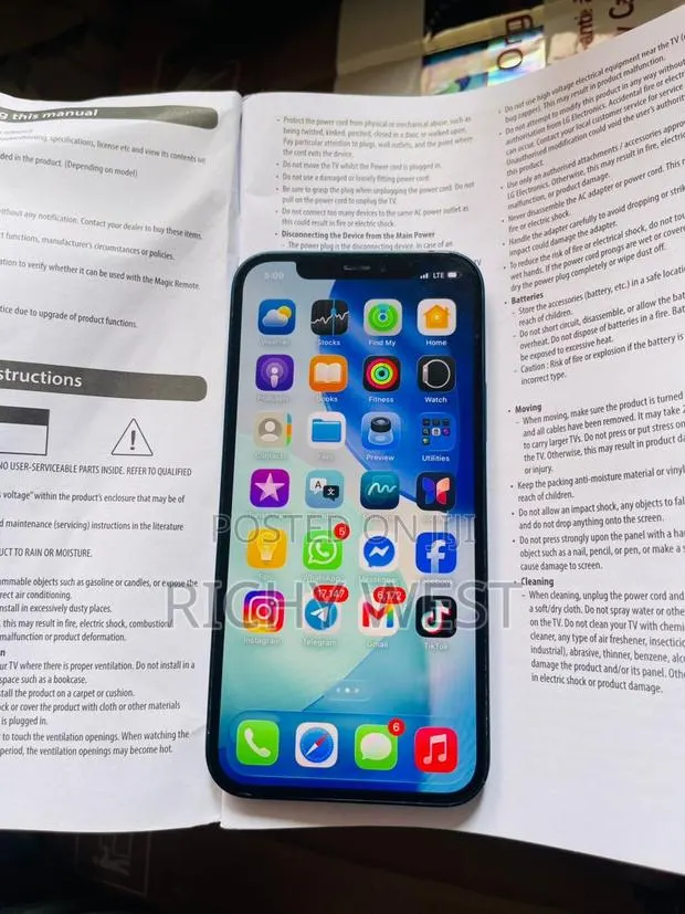 Apple iPhone 12 64 GB Blue · Photo 1