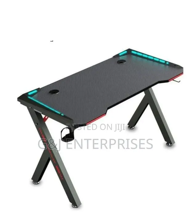 Luxury Gaming Table · Photo 1