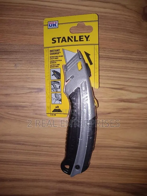 Stanley InstantChange Retractable Utility Knife · Photo 1