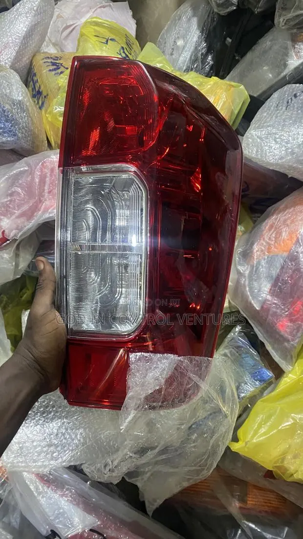 Toyota Navara 2017 Tail Light Pair · Photo 1