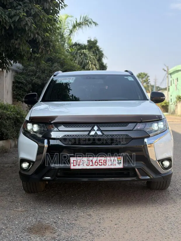 Mitsubishi Outlander SEL S-AWC 2020 White