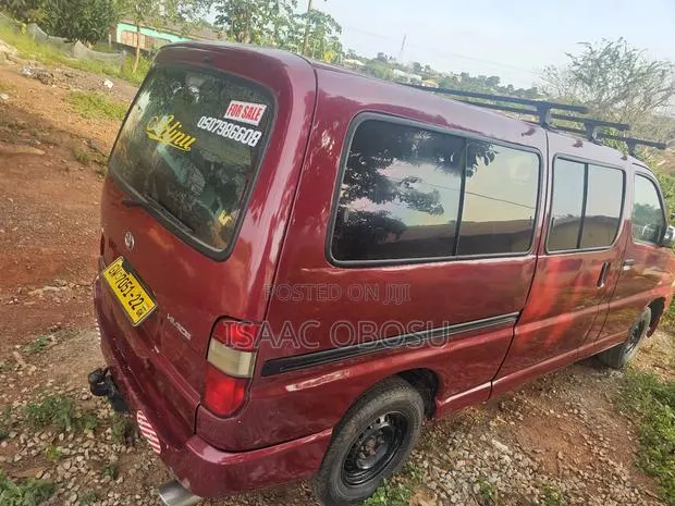Toyota HiAce 2008 Red · Photo 6