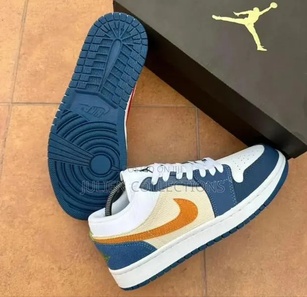 Jordan 1 Low · Photo 1