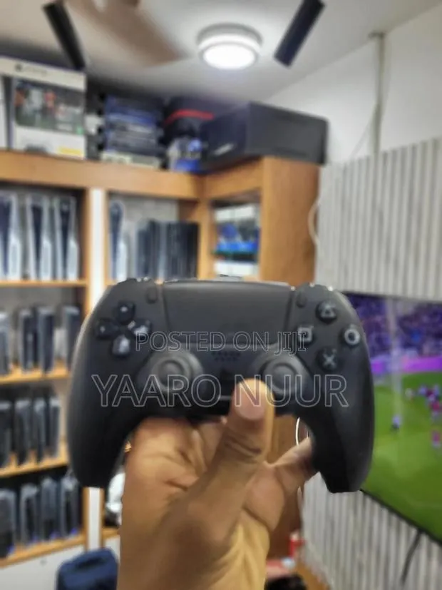 Ps5 Home Used Controller (Neat) · Photo 1