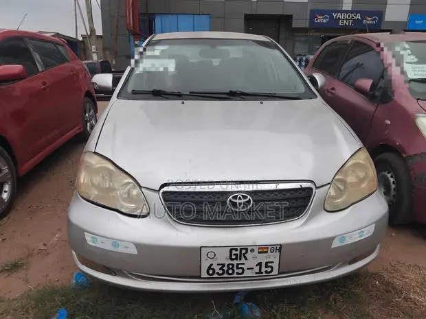 Toyota Corolla 2005 Silver · Photo 1