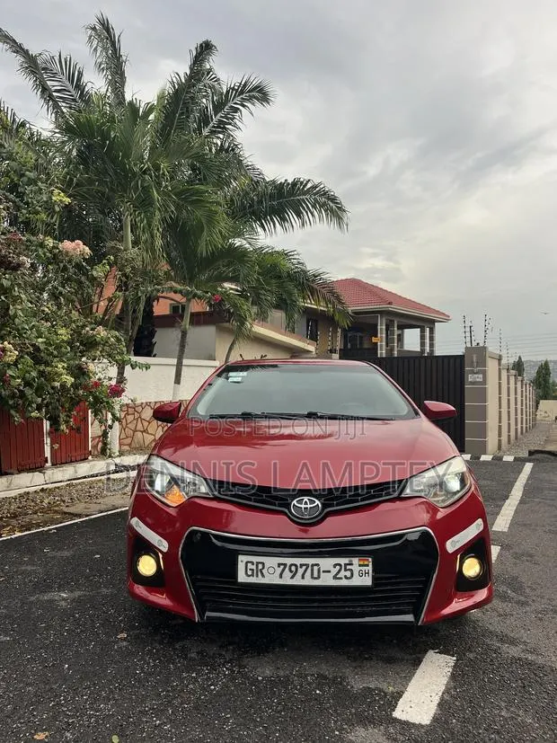 Toyota Corolla 2014 Red · Photo 1