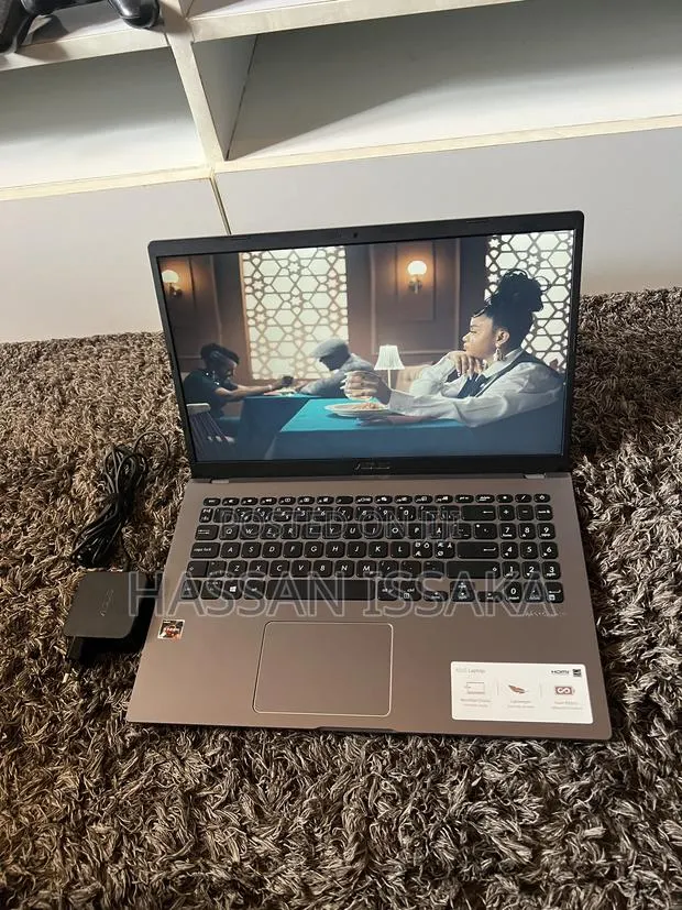 Laptop Asus 1015E 8GB AMD Ryzen 5 SSD 256GB