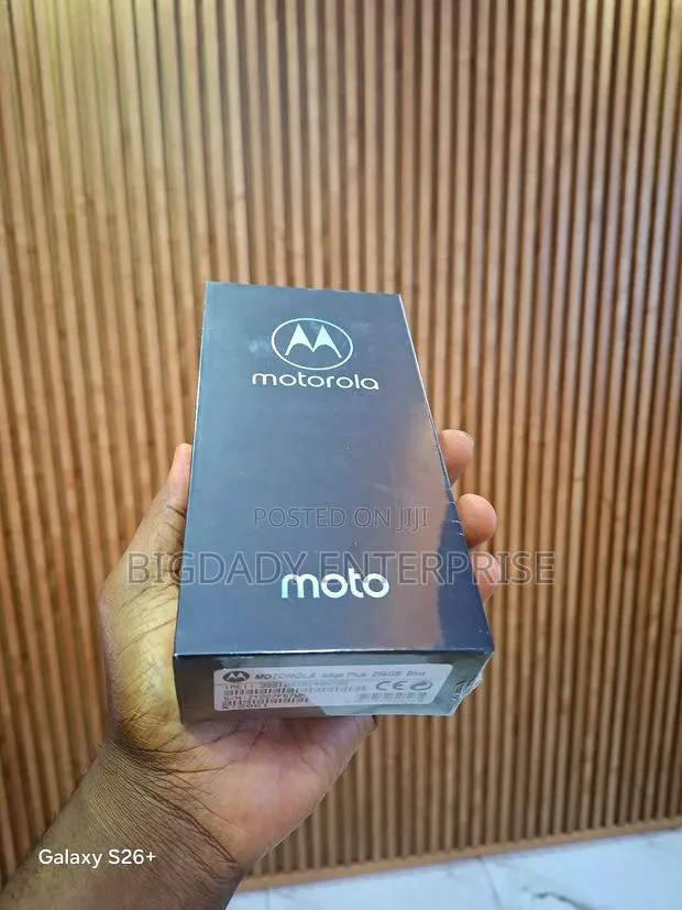 New Motorola Edge Plus 256 GB Black · Photo 1